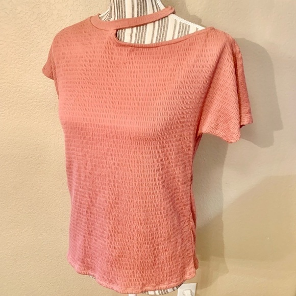 NWT Top XS Salmon Colored GibsonLook Waffled Crepe-like Fabric Asymmetrical Top - Picture 5 of 16